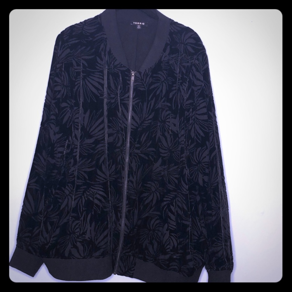 Torrid velour crepe bomber style jacket black 3X